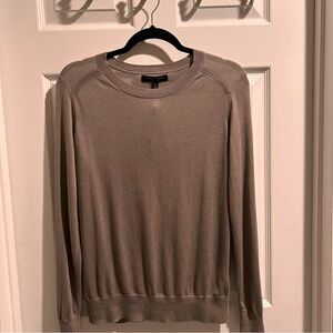 Banana Republic Women’s Long Sleeve Light Weight Pullover Top Taupe Size S New